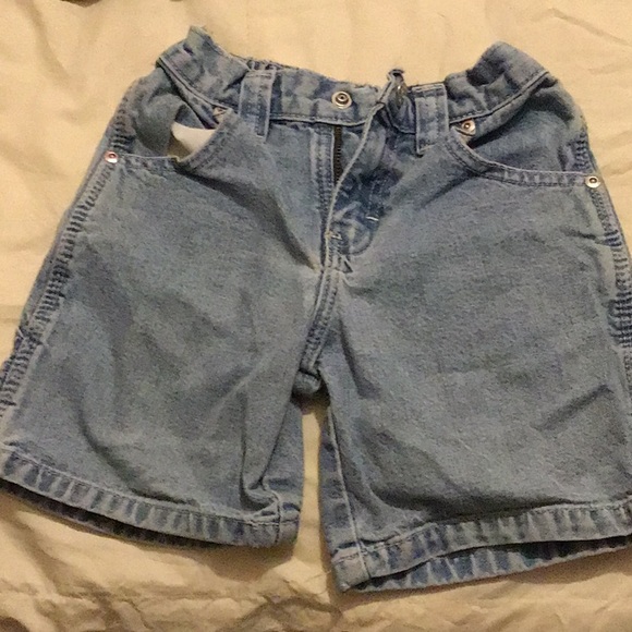 Bundle of 5 pairs toddler boys shorts - Picture 3 of 6